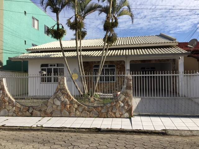 #1817 - Casa para Locação em Navegantes - SC - 1