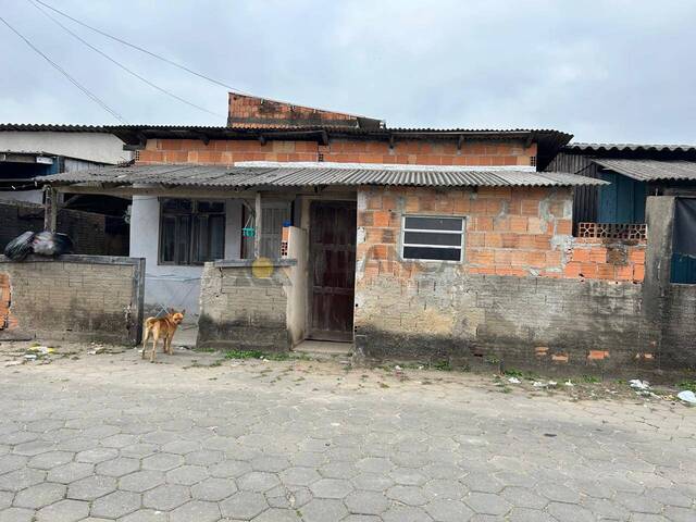 #1834 - Casa para Venda em Navegantes - SC - 2