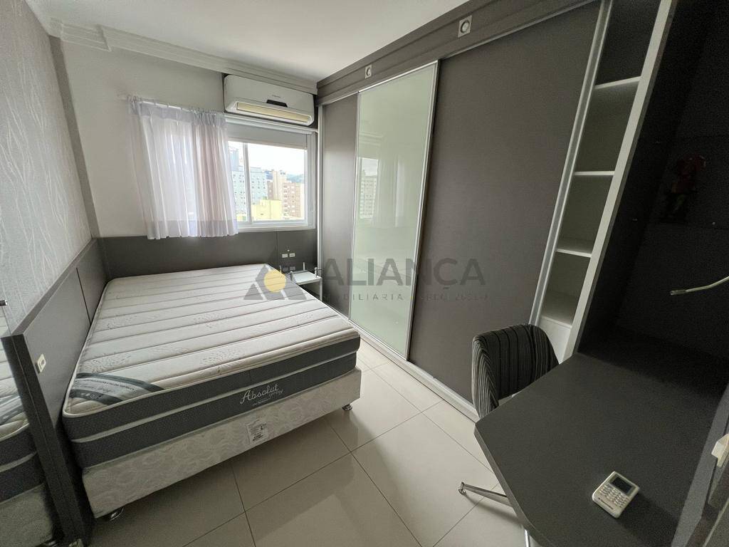 Apartamento à venda com 3 quartos, 156m² - Foto 12