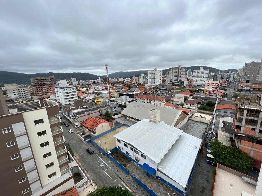 Apartamento à venda com 3 quartos, 156m² - Foto 19