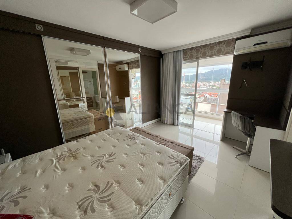 Apartamento à venda com 3 quartos, 156m² - Foto 10