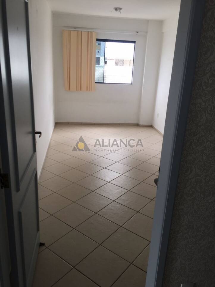 Apartamento à venda com 3 quartos - Foto 4