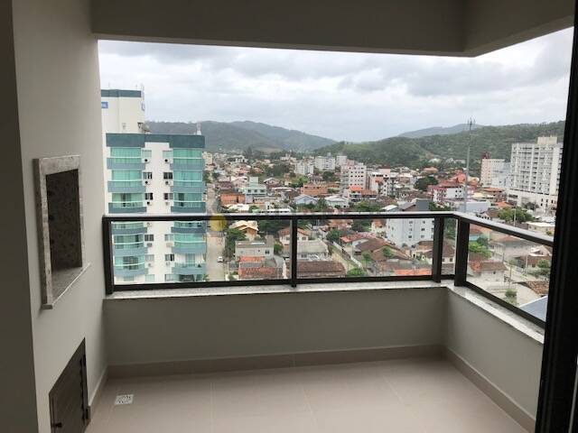 Apartamento à venda com 2 quartos, 72m² - Foto 4