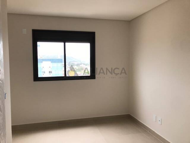 Apartamento à venda com 2 quartos, 72m² - Foto 9