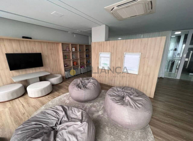 Apartamento à venda com 2 quartos, 62m² - Foto 5