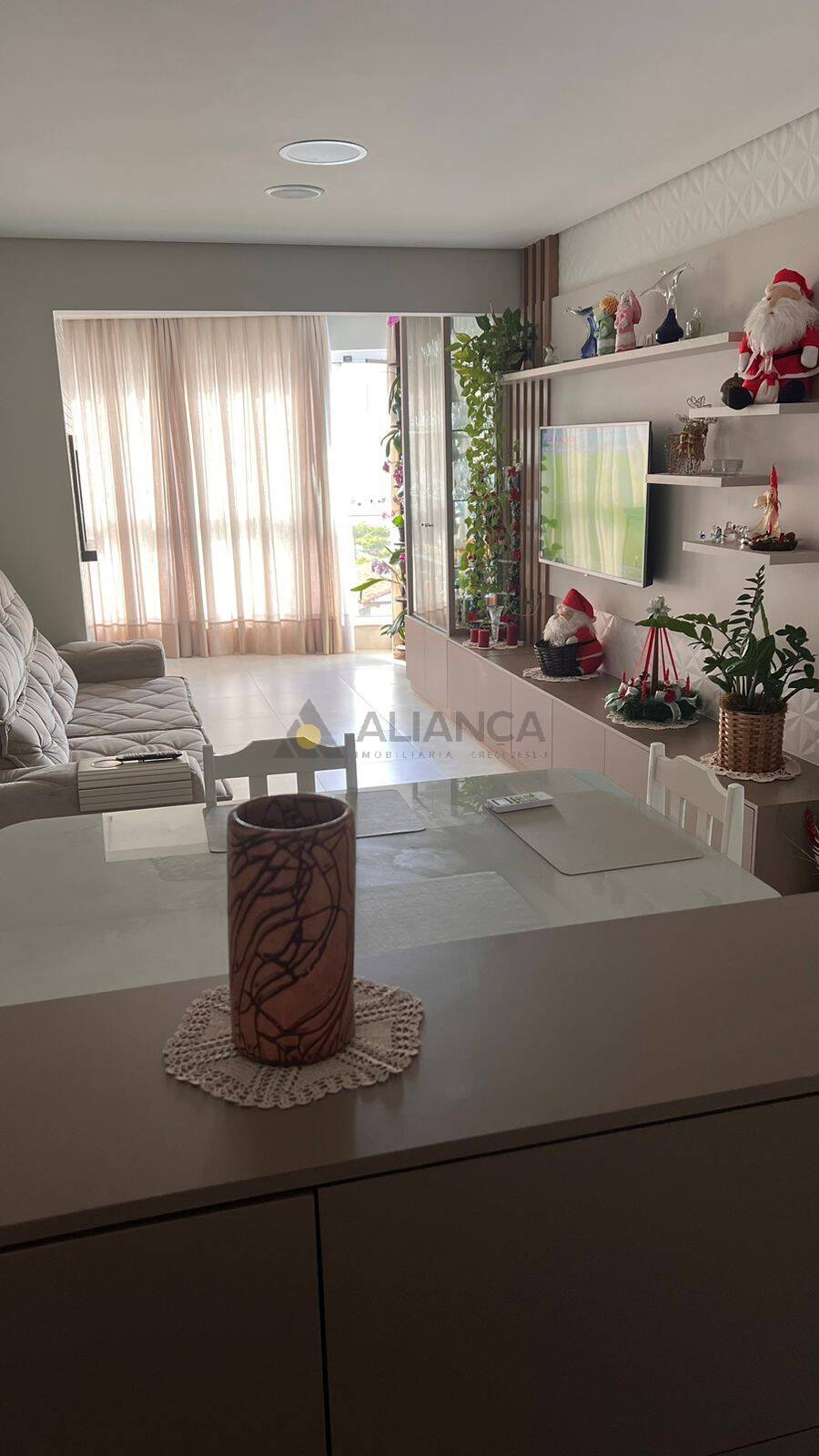 Apartamento à venda com 2 quartos, 80m² - Foto 1