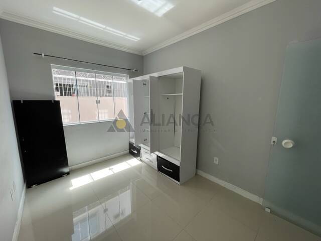 Apartamento à venda com 2 quartos, 58m² - Foto 4