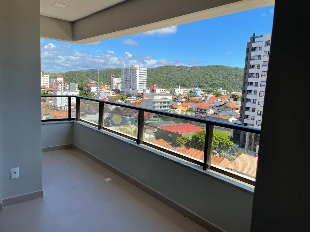 Apartamento à venda com 3 quartos, 96m² - Foto 3