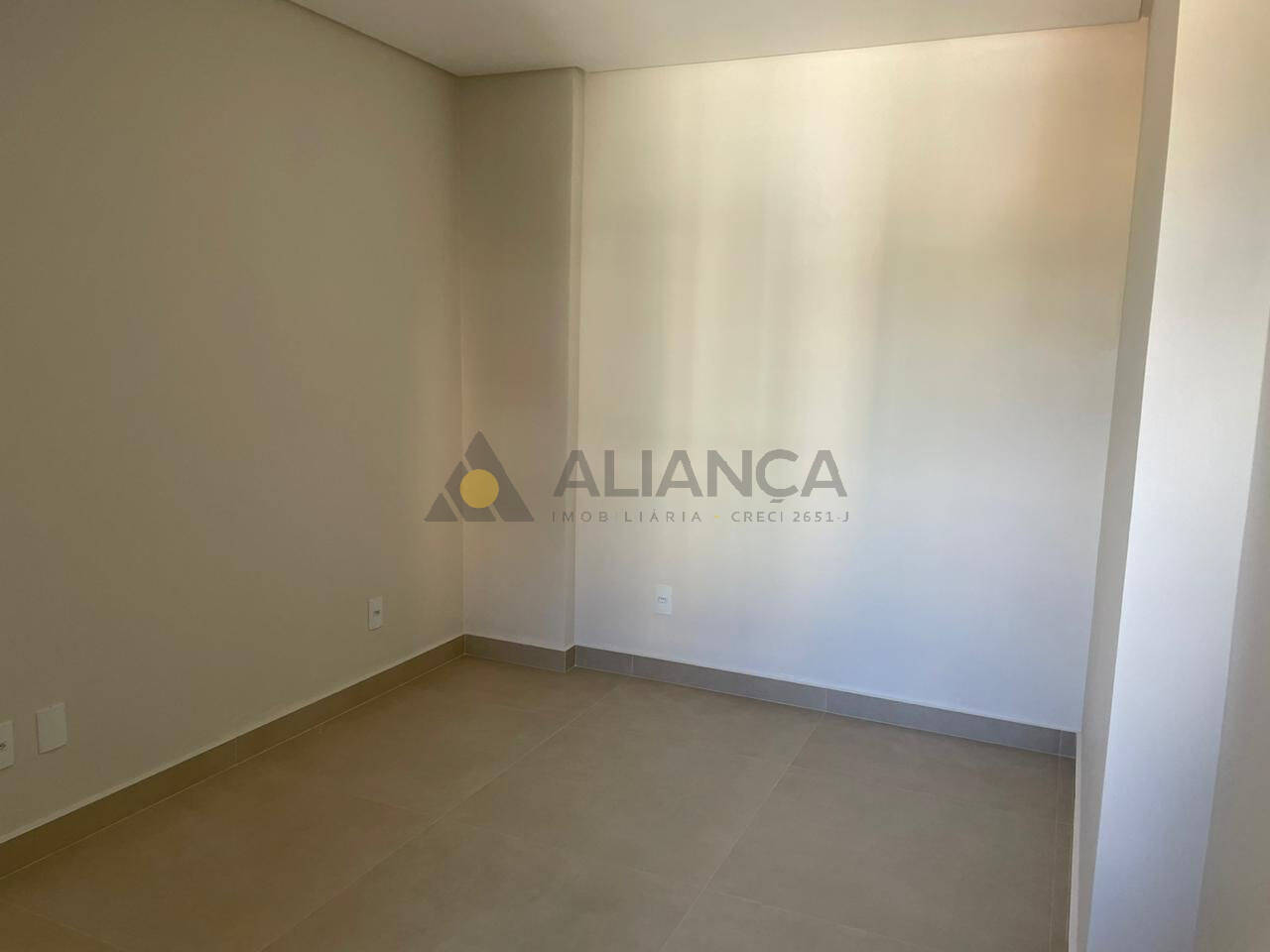 Apartamento à venda com 3 quartos, 96m² - Foto 11