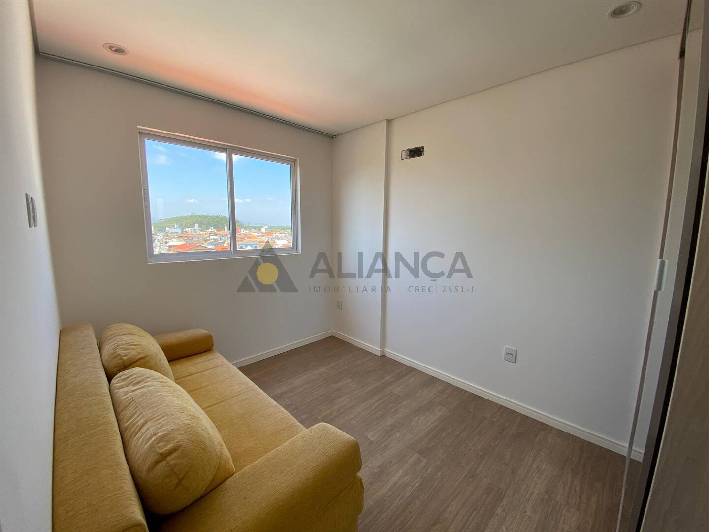 Apartamento à venda com 2 quartos, 65m² - Foto 11