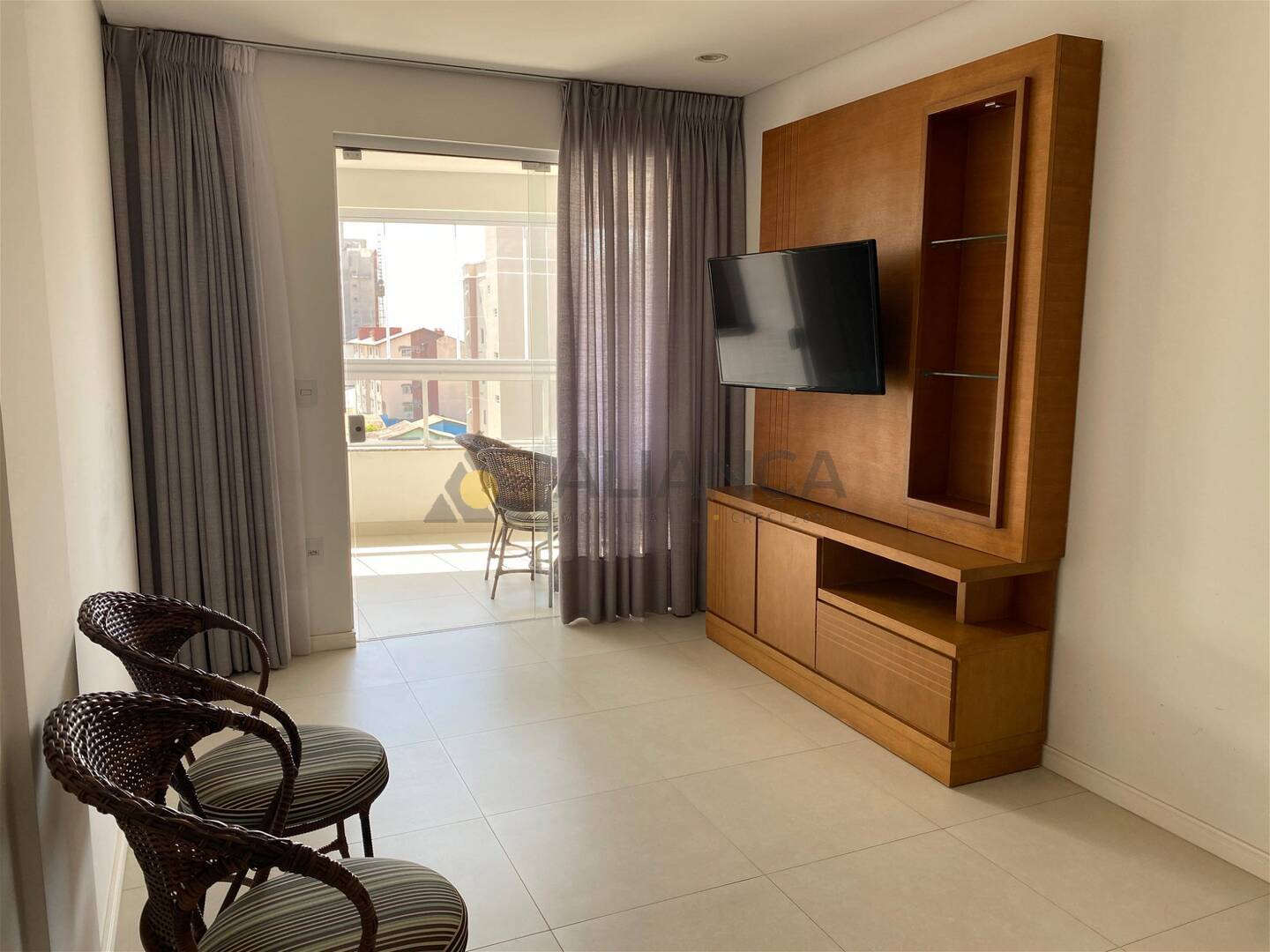 Apartamento à venda com 2 quartos, 65m² - Foto 7