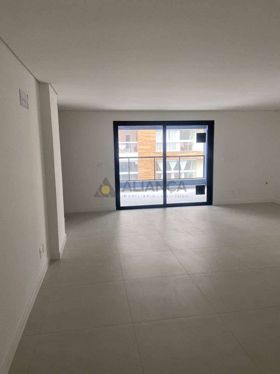 Apartamento à venda com 3 quartos, 110m² - Foto 7