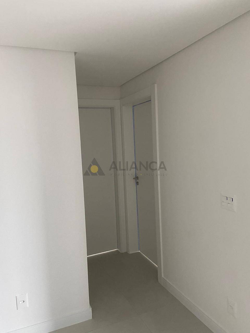 Apartamento à venda com 3 quartos, 110m² - Foto 9