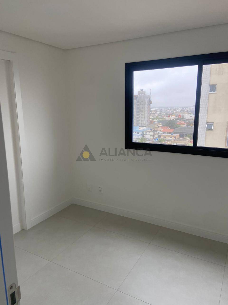 Apartamento à venda com 3 quartos, 110m² - Foto 13