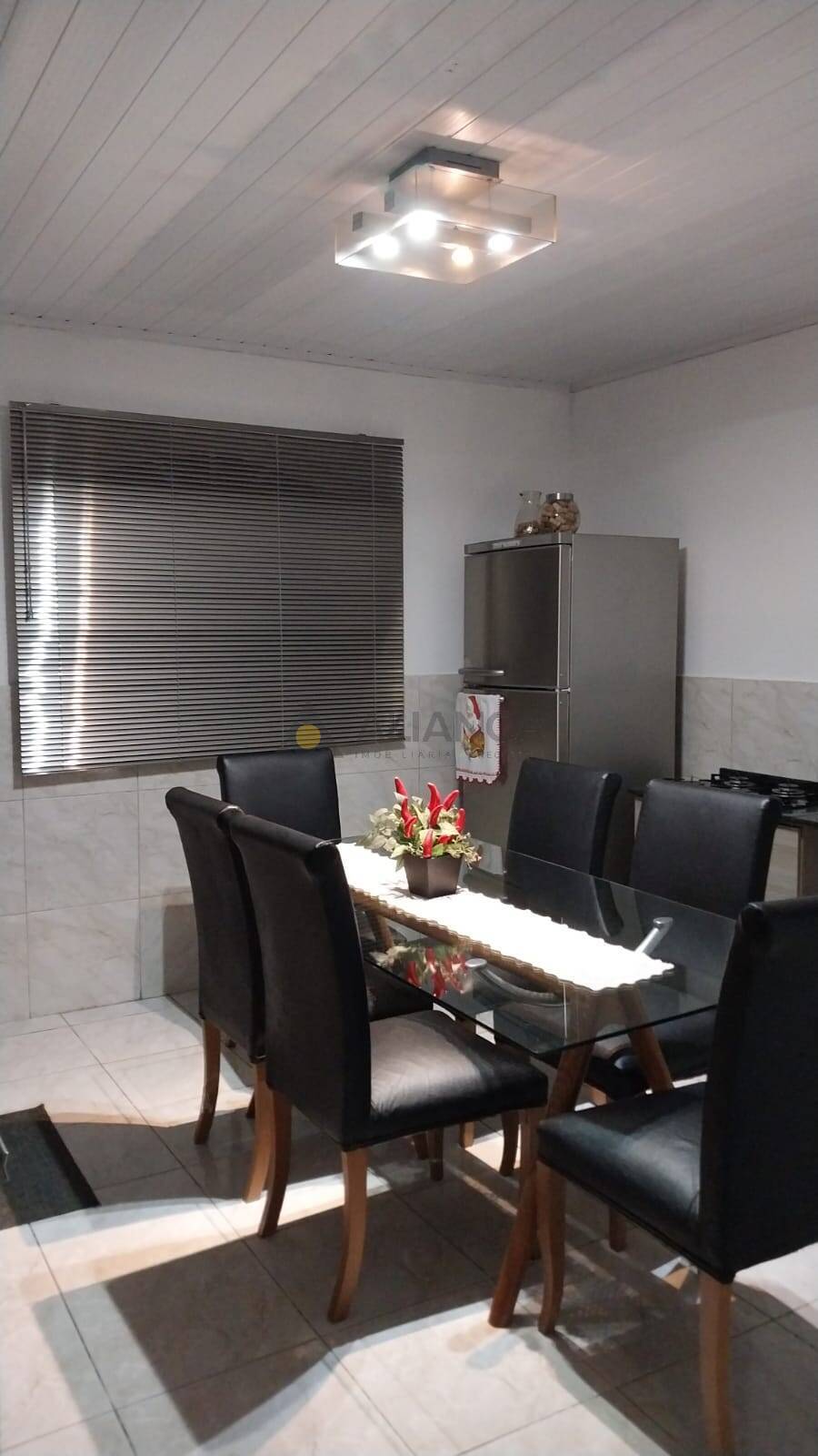 Casa à venda com 3 quartos, 170m² - Foto 3