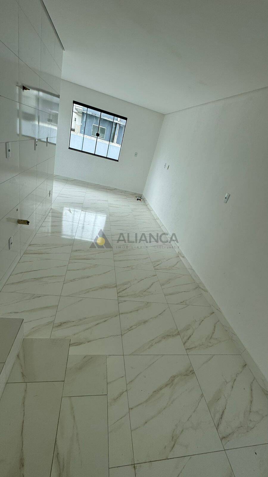 Casa à venda com 2 quartos, 50m² - Foto 3