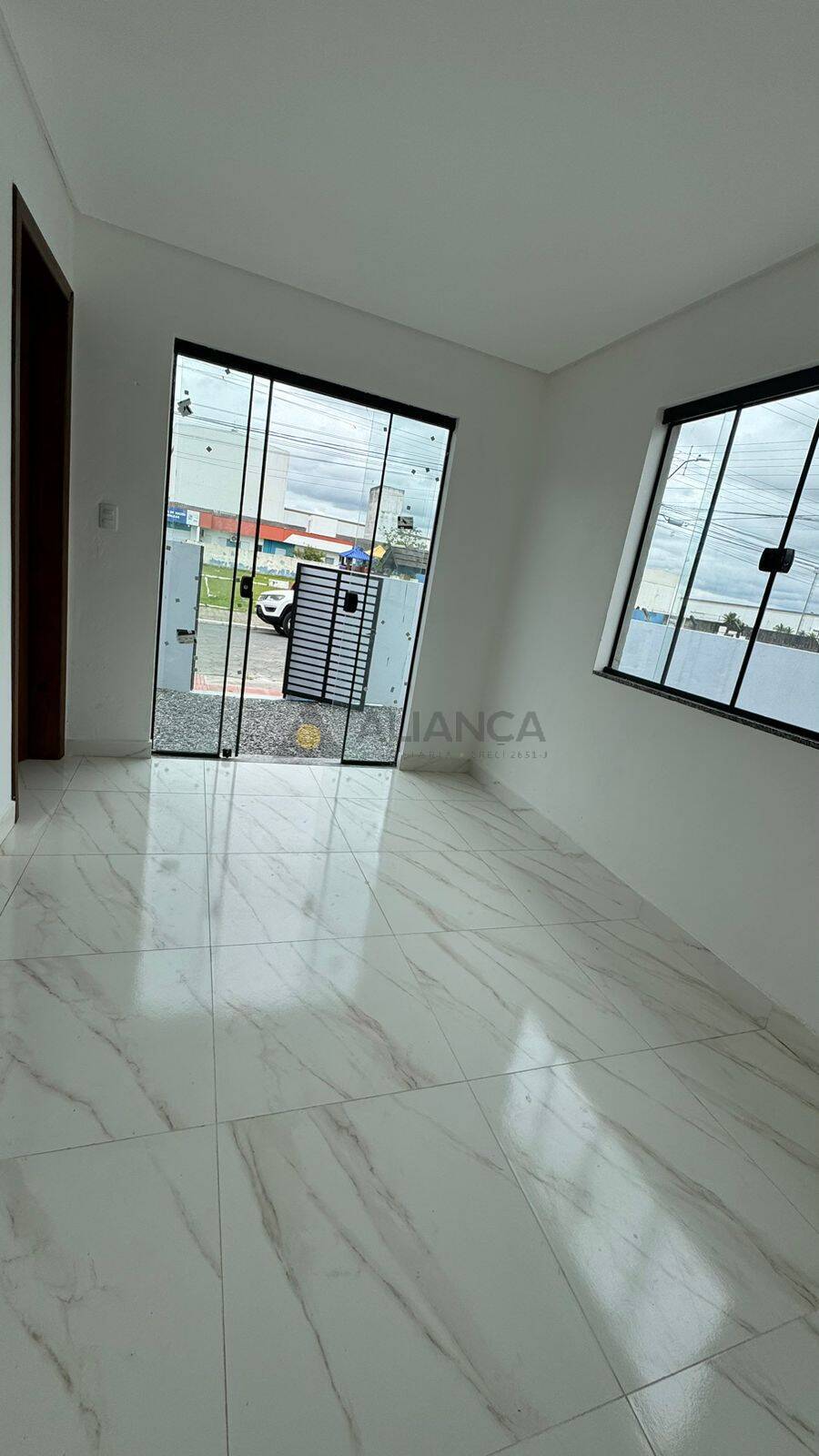 Casa à venda com 2 quartos, 50m² - Foto 5