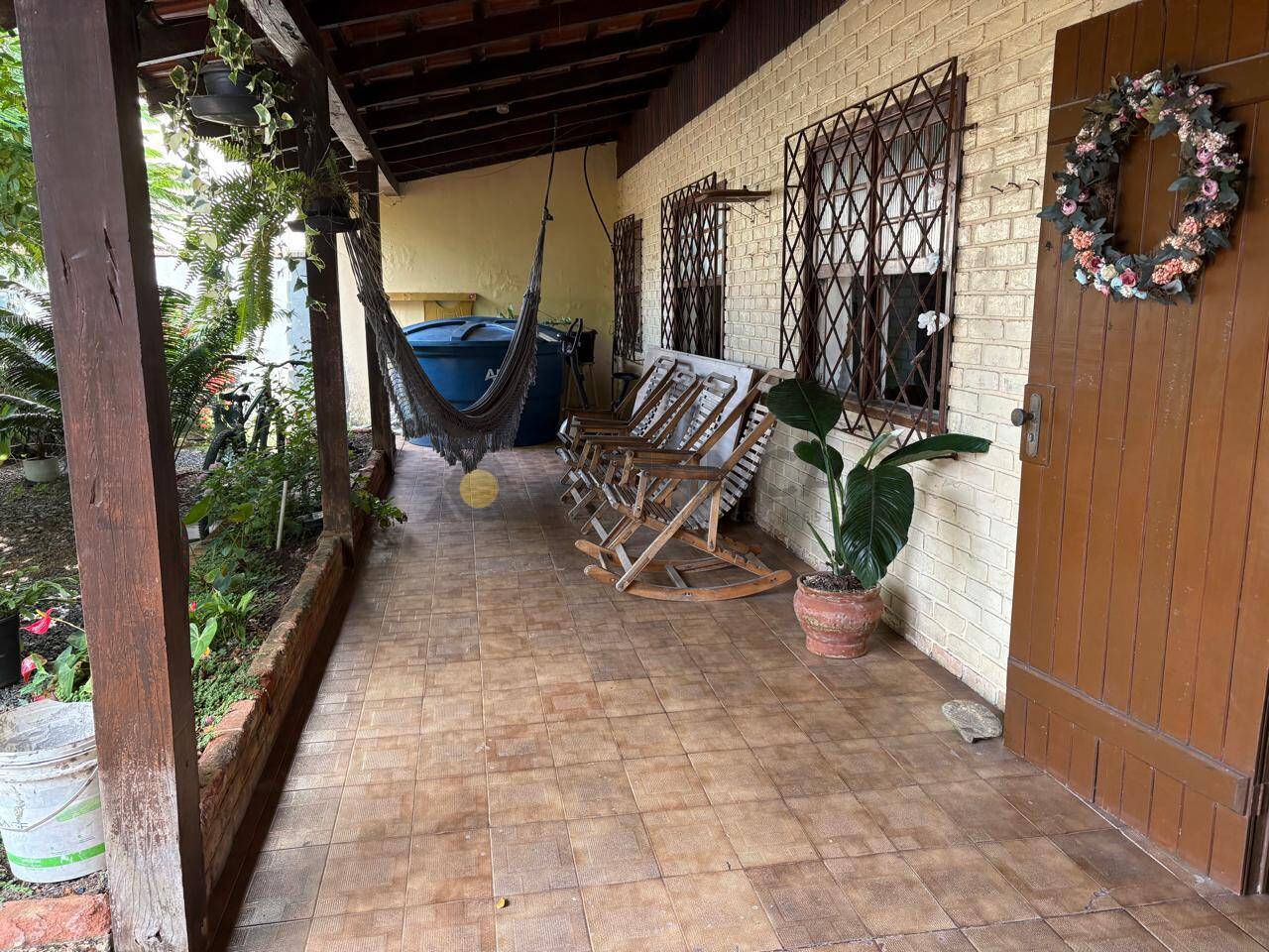 Casa à venda com 4 quartos, 235m² - Foto 2