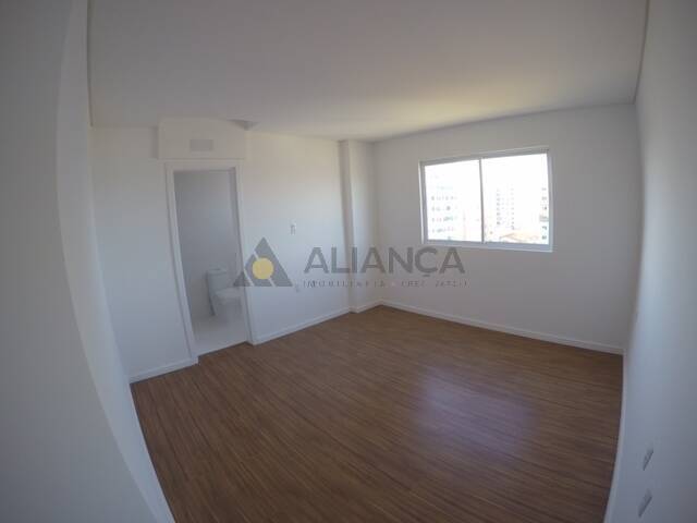 Apartamento à venda com 3 quartos, 130m² - Foto 6