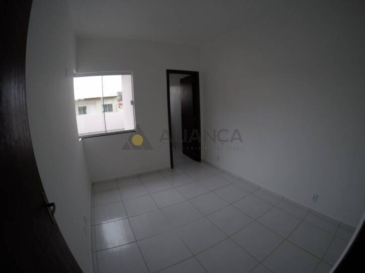 Casa à venda com 2 quartos, 162m² - Foto 4